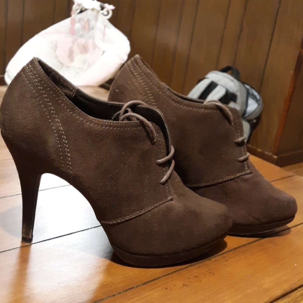 Womens Vegan Faux Suede lace up Derby heels